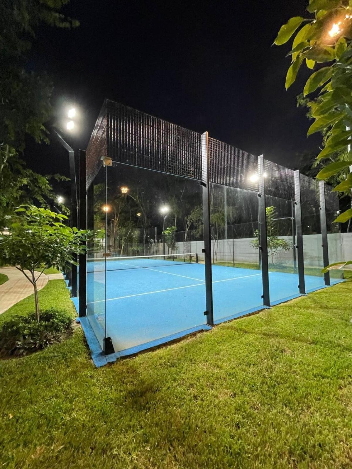 With 3 Bedrooms, Ac, Pool And Clubhouse Apartamento Playa del Carmen