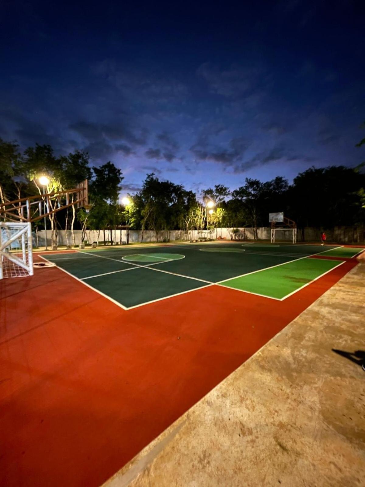 With 3 Bedrooms, Ac, Pool And Clubhouse * Playa del Carmen