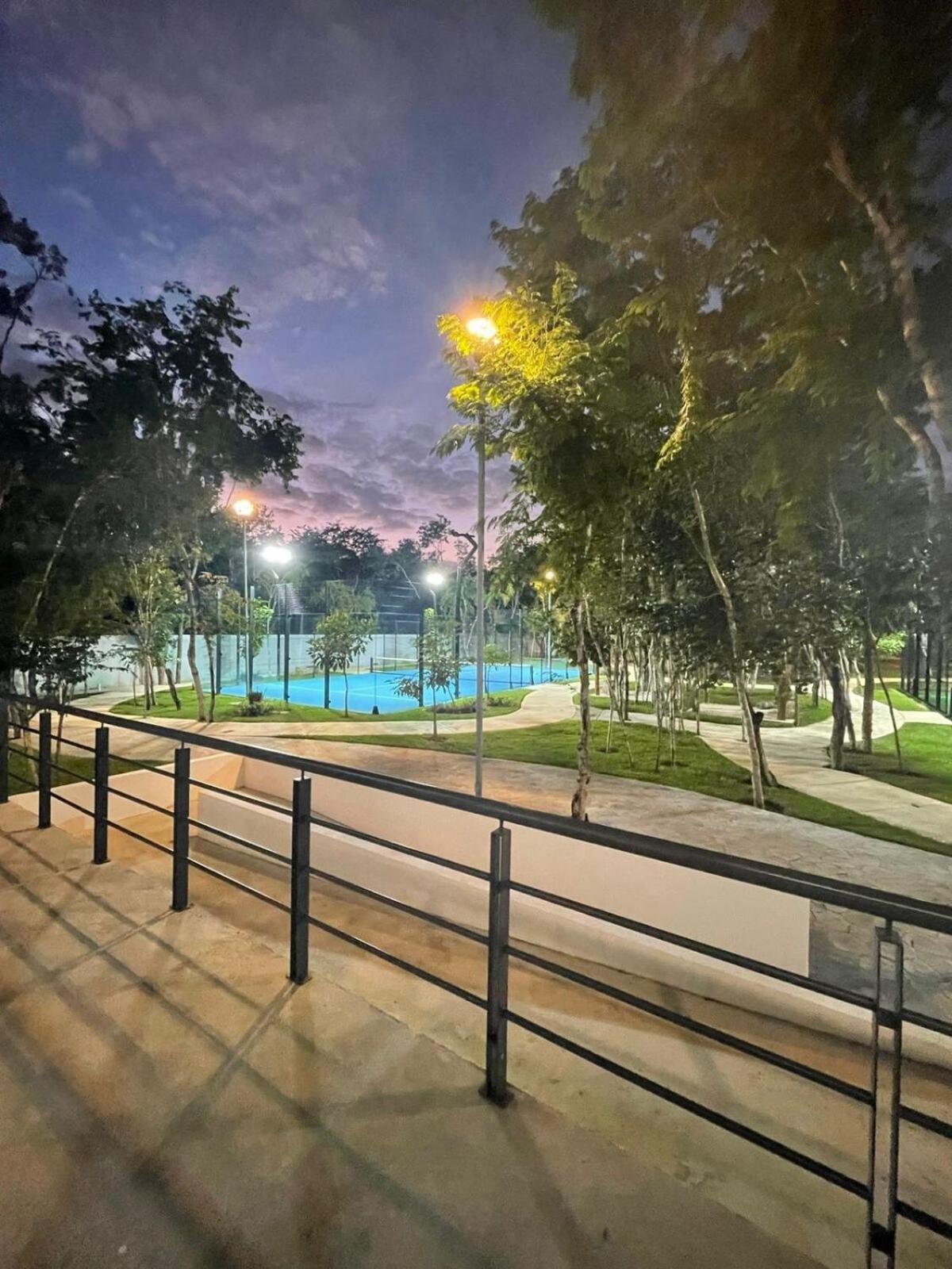 With 3 Bedrooms, Ac, Pool And Clubhouse *